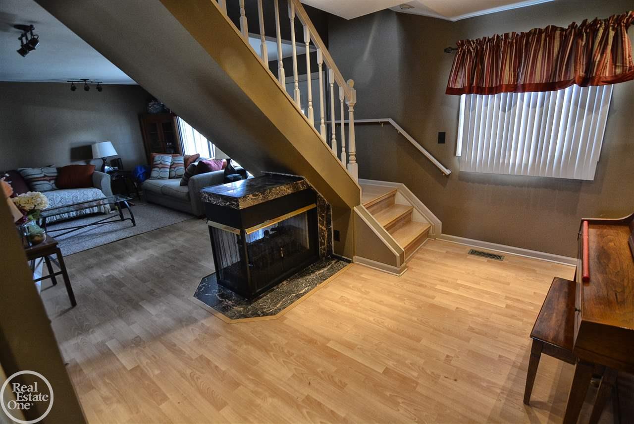 4817 Auburn Road Utica, MI 48317 - Photo 14 of 28 31345583-13.JPG