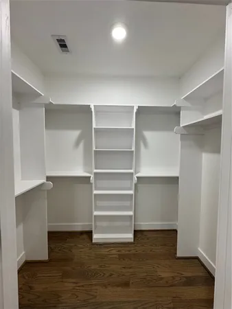 $2,999 | 923 Adele Street, Houston, TX 77009