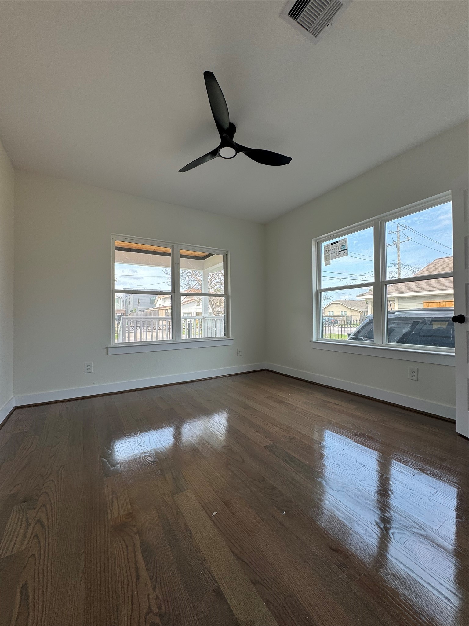 923 Adele Street Houston, TX 77009 - Photo 2 of 26