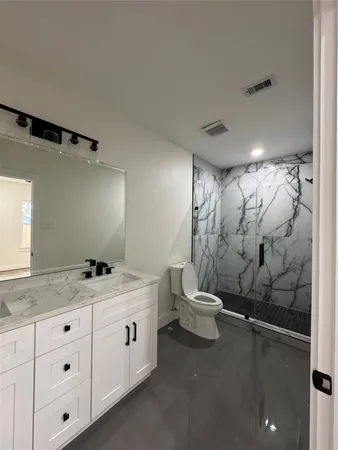 $2,999 | 923 Adele Street, Houston, TX 77009