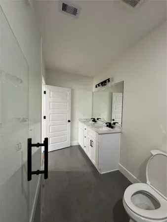$2,999 | 923 Adele Street, Houston, TX 77009