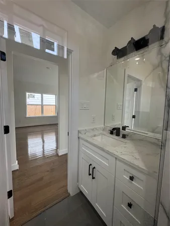 $2,999 | 923 Adele Street, Houston, TX 77009