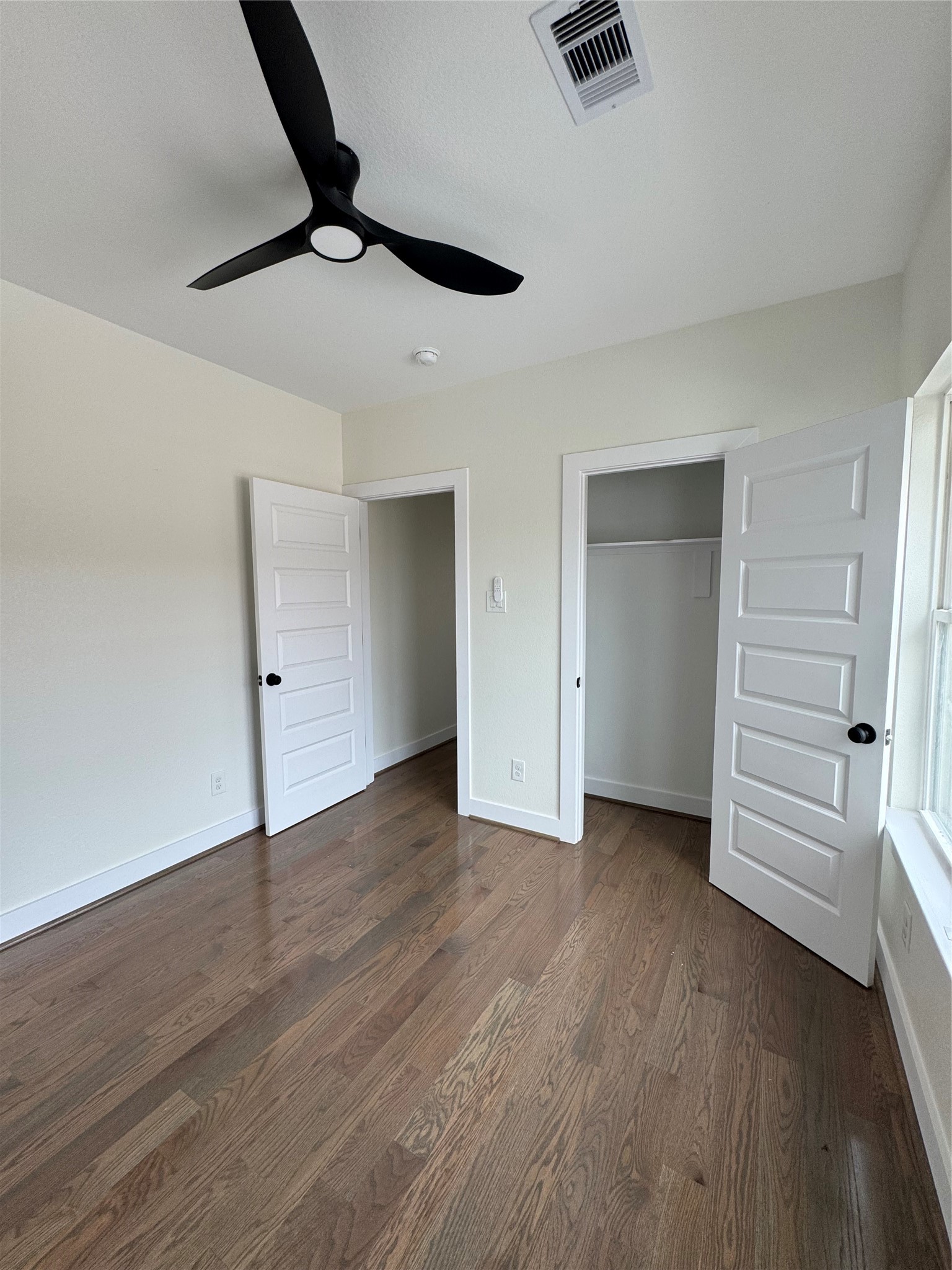 923 Adele Street Houston, TX 77009 - Photo 8 of 26