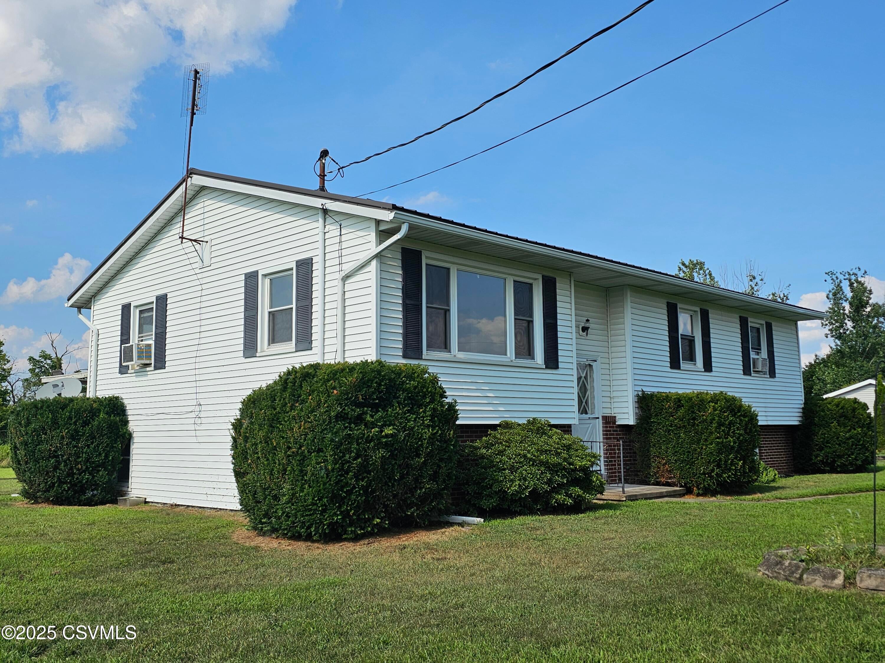516 Washingtonville Road Danville, PA 17821 - Photo 4 of 37 Front View 15