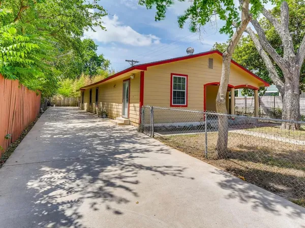 $2,150 | 6203 Felix Avenue, Austin, TX 78741