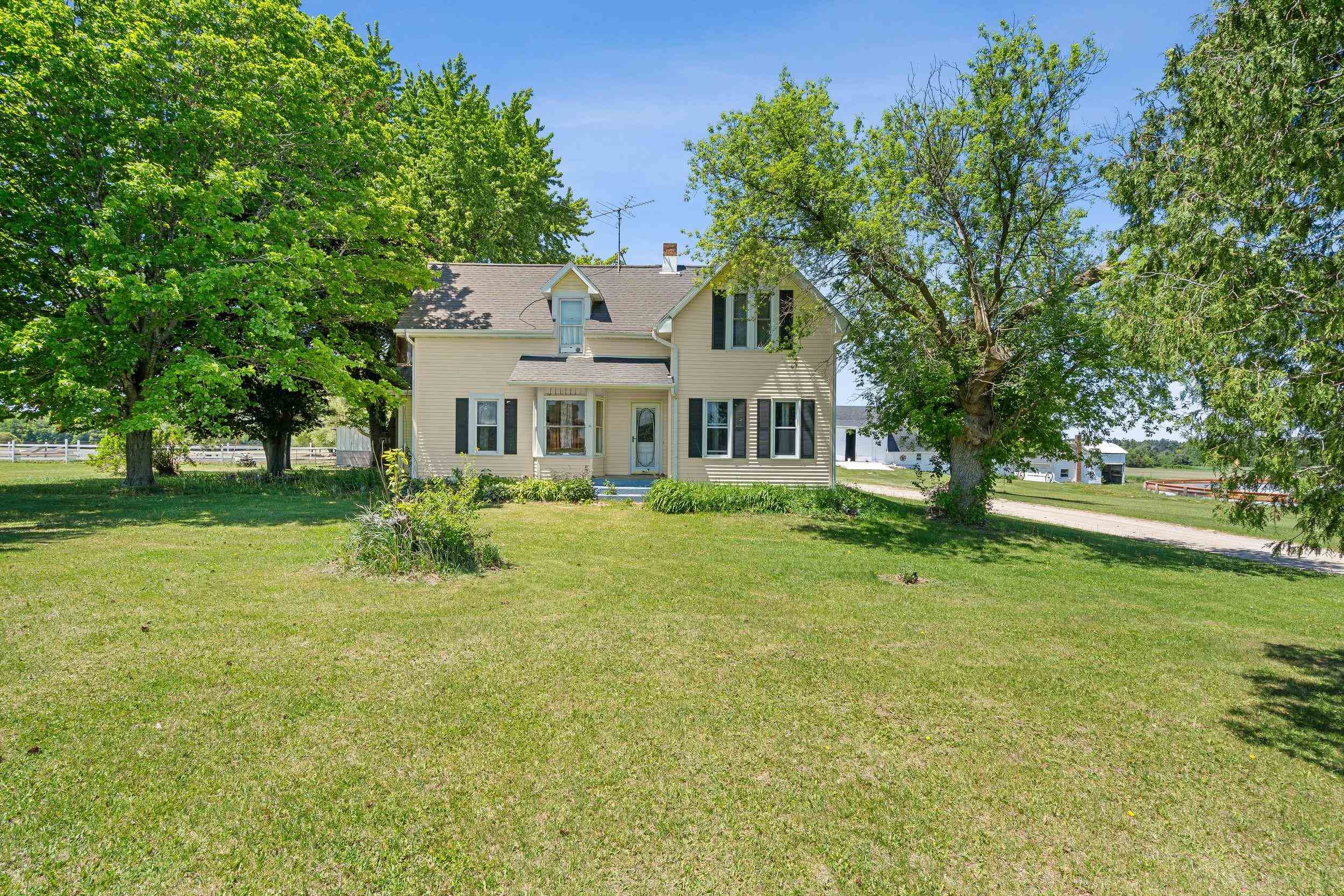 N9567 32nd Drive Berlin, WI 54923 - Photo 3 of 46