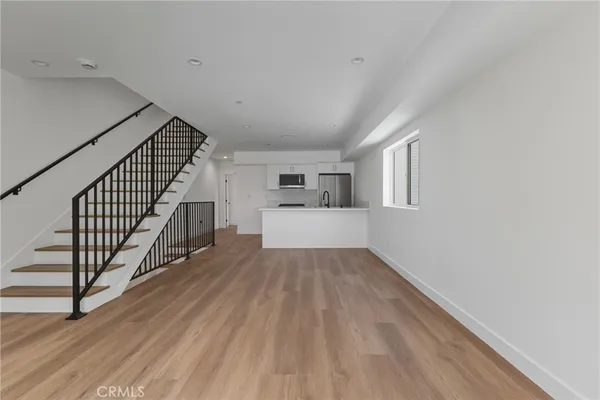 $3,999 | 14165 Erwin Street, Valley Glen, CA 91401