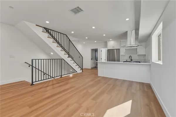 $3,999 | 14165 Erwin Street, Valley Glen, CA 91401