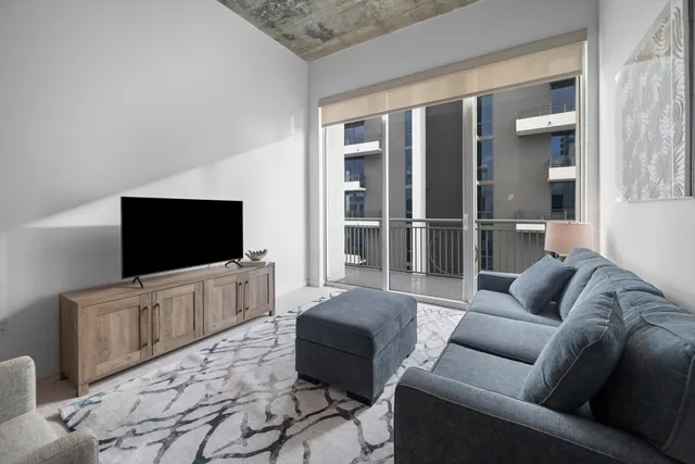 $4,000 | 300 South Australian Avenue, Unit 1619, West Palm Beach, FL 33401