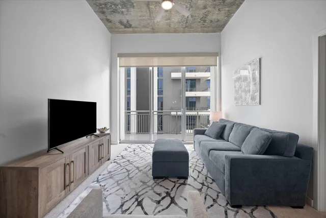 $4,000 | 300 South Australian Avenue, Unit 1619, West Palm Beach, FL 33401