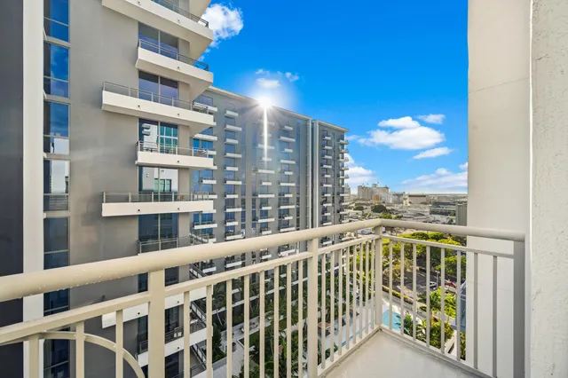 $4,000 | 300 South Australian Avenue, Unit 1619, West Palm Beach, FL 33401