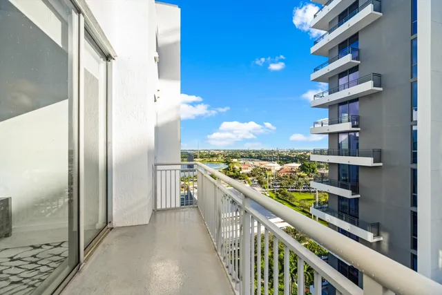 $4,000 | 300 South Australian Avenue, Unit 1619, West Palm Beach, FL 33401