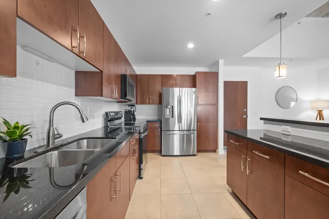 $4,000 | 300 South Australian Avenue, Unit 1619, West Palm Beach, FL 33401