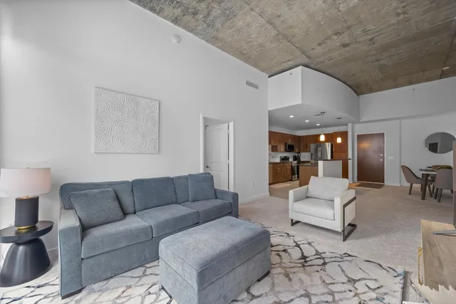 $4,000 | 300 South Australian Avenue, Unit 1619, West Palm Beach, FL 33401