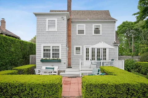$2,150,000 | 1 Henry Street, Southampton, NY 11968