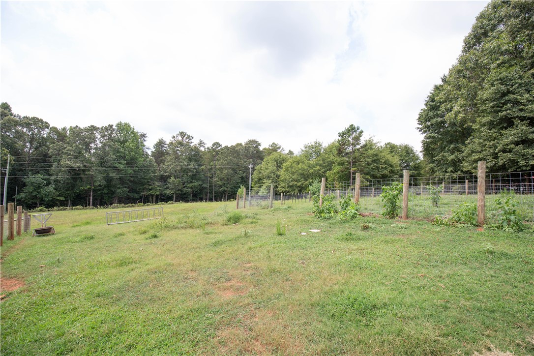 1244 Dr Johns Road Westminster, SC 29693 - Photo 11 of 36 Gallery Image 11
