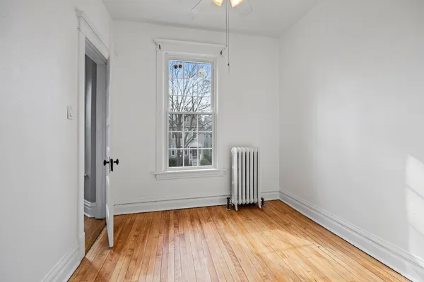 $2,000 | 3915 North Seeley Avenue, Unit 2, Chicago, IL 60618
