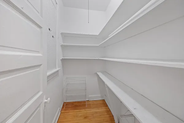 $2,000 | 3915 North Seeley Avenue, Unit 2, Chicago, IL 60618
