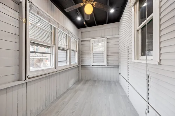 $2,000 | 3915 North Seeley Avenue, Unit 2, Chicago, IL 60618