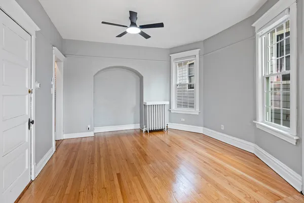 $2,000 | 3915 North Seeley Avenue, Unit 2, Chicago, IL 60618
