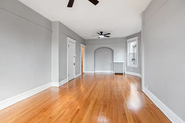 $2,000 | 3915 North Seeley Avenue, Unit 2, Chicago, IL 60618
