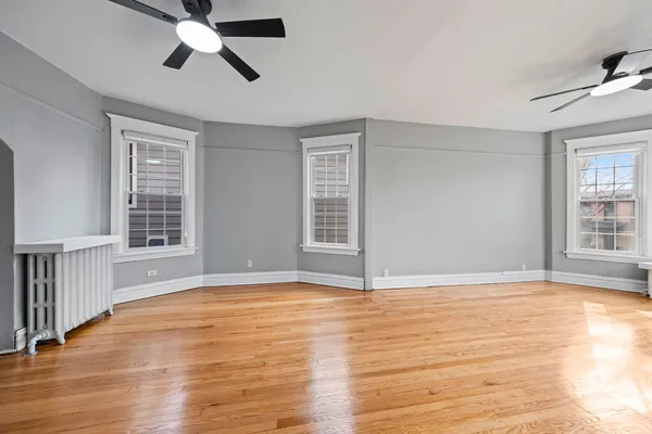 $2,000 | 3915 North Seeley Avenue, Unit 2, Chicago, IL 60618