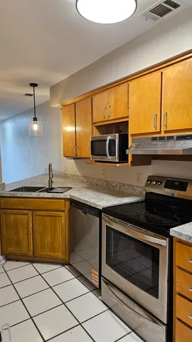 $1,500 | 1998 Nicklaus Drive, Tallahassee, FL 32301