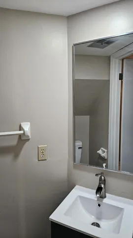 $1,500 | 1998 Nicklaus Drive, Tallahassee, FL 32301