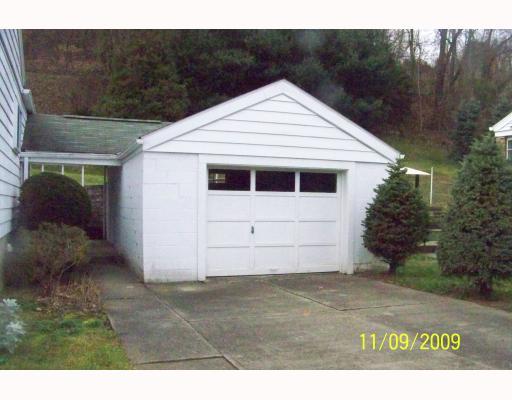 988 Cochran Mill Road Pittsburgh, PA 15236 - Photo 3 of 18 Parking Lot/Garage.