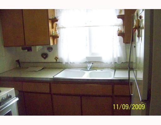 988 Cochran Mill Road Pittsburgh, PA 15236 - Photo 7 of 18 Kitchen.