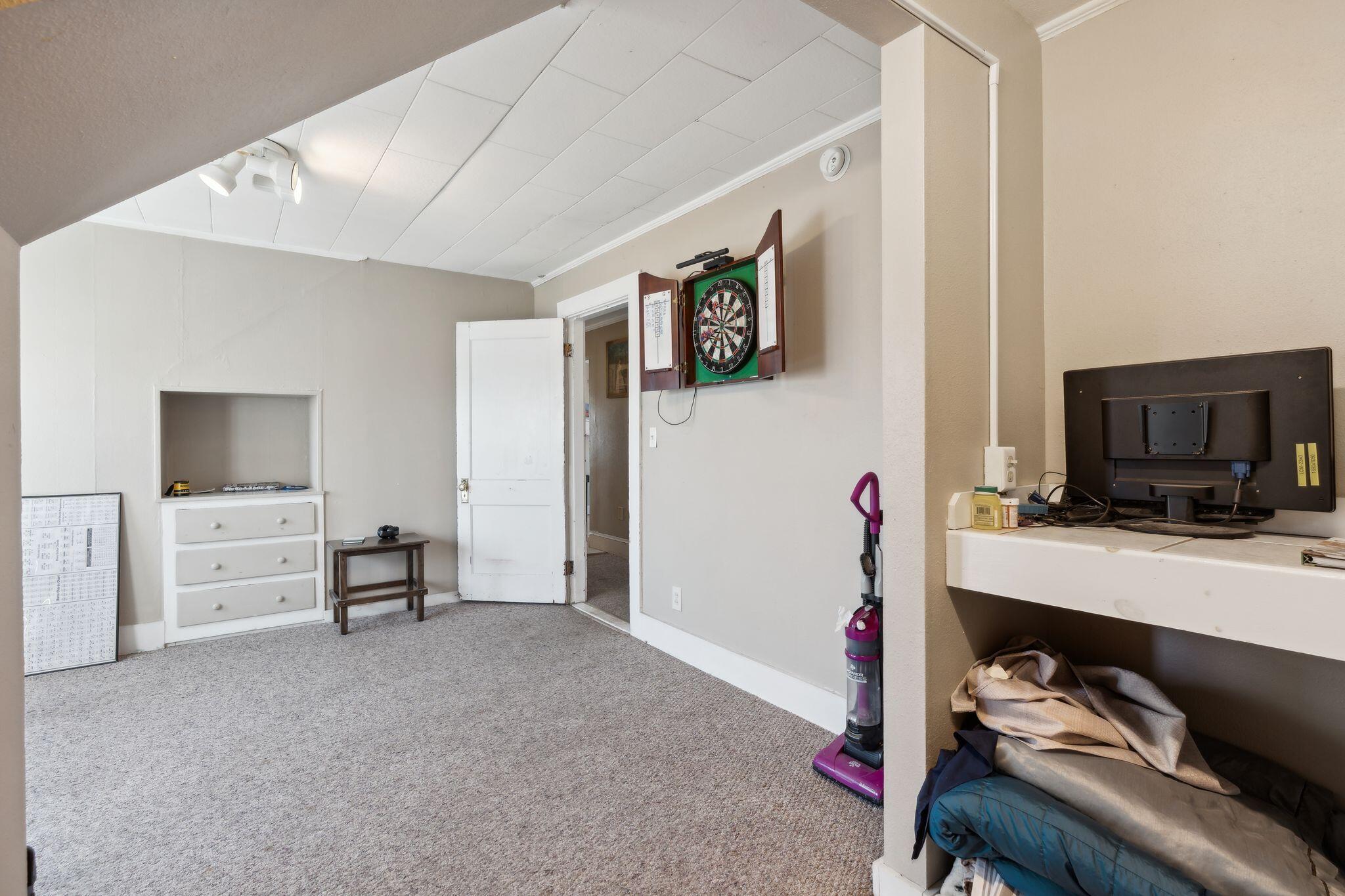 279 Pine Street Lewiston, ME 04240 - Photo 14 of 57 Third Floor