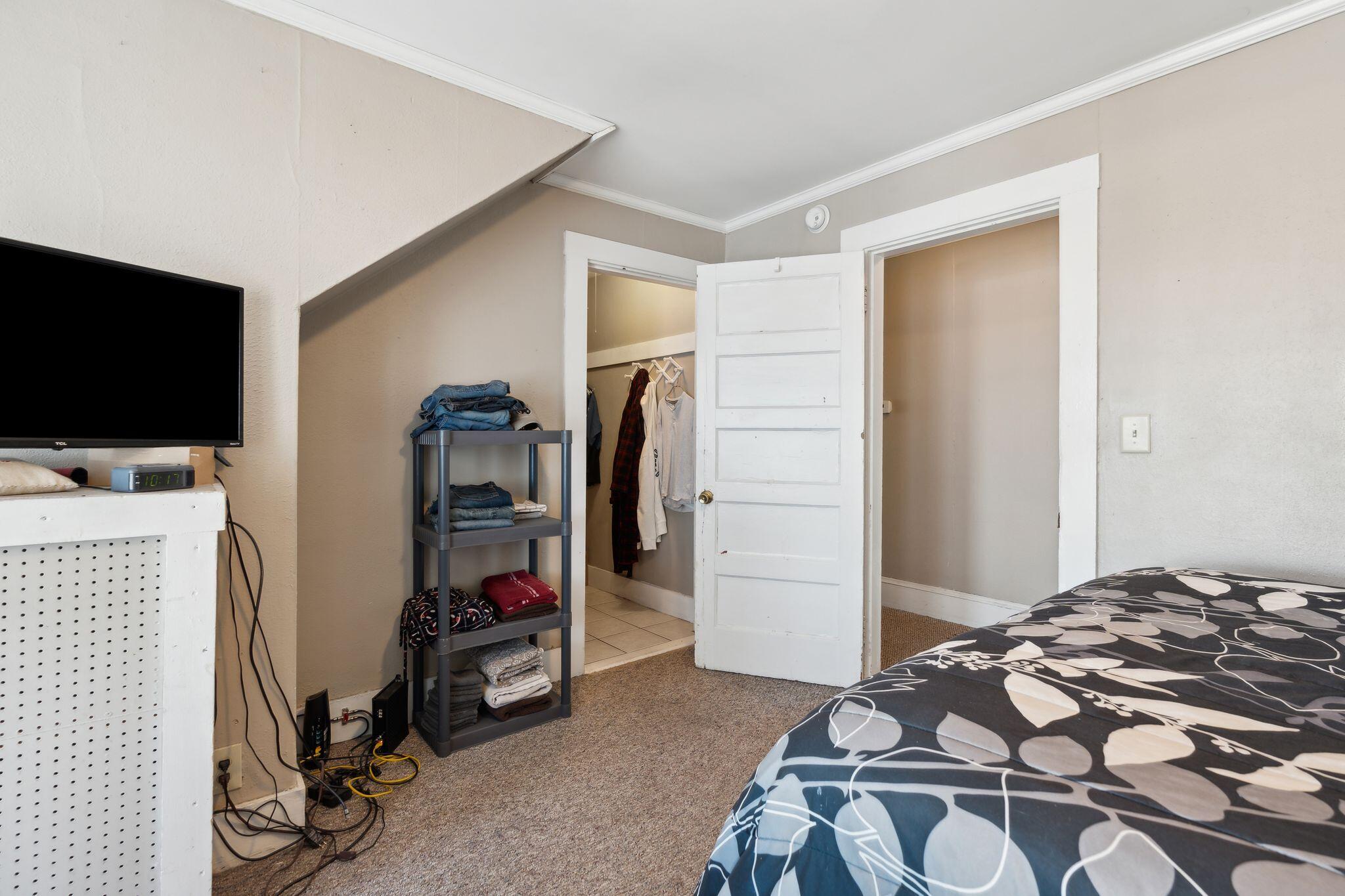 279 Pine Street Lewiston, ME 04240 - Photo 16 of 57 Third Floor Bedtoom