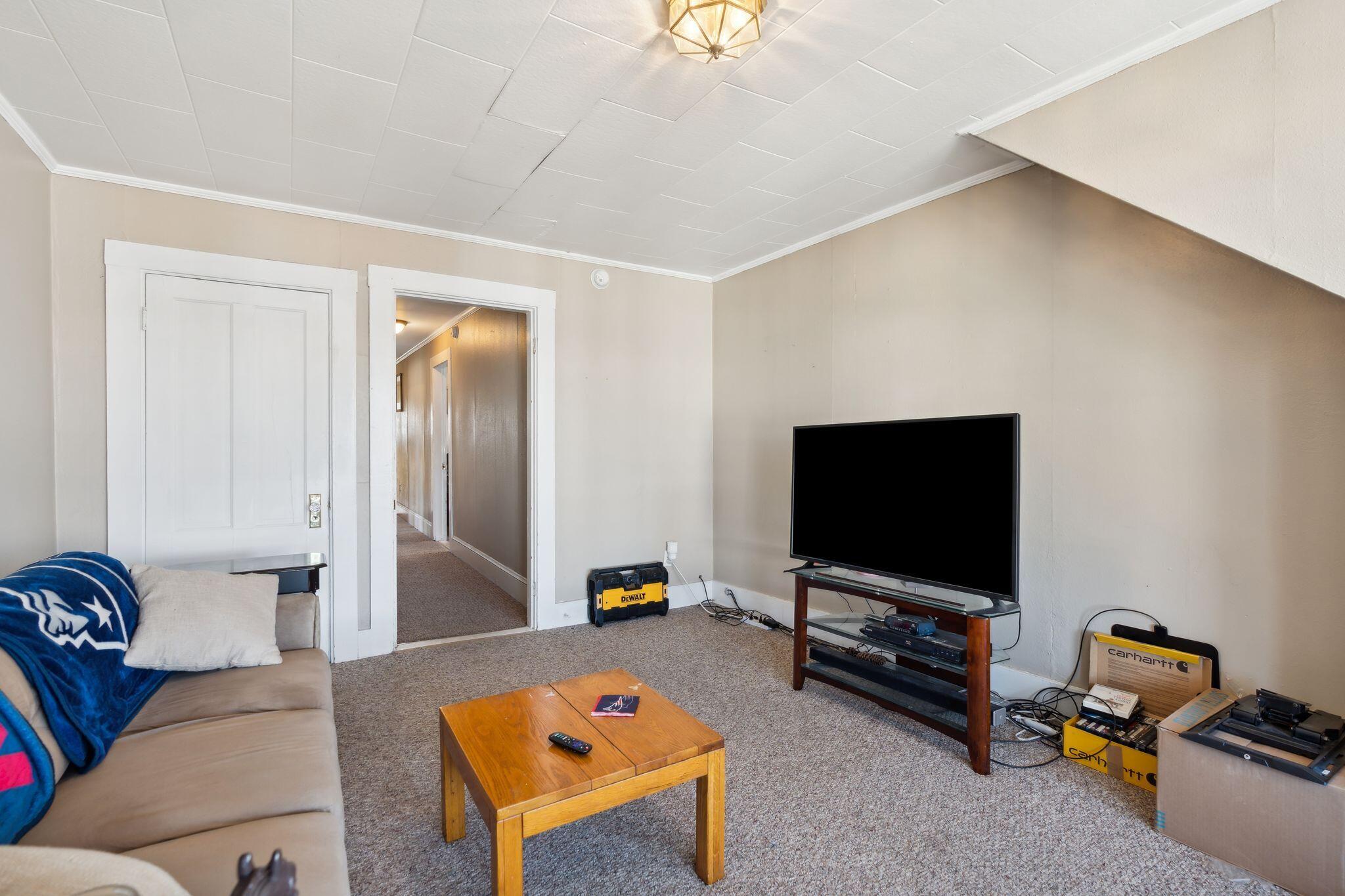 279 Pine Street Lewiston, ME 04240 - Photo 19 of 57 Third Floor Living