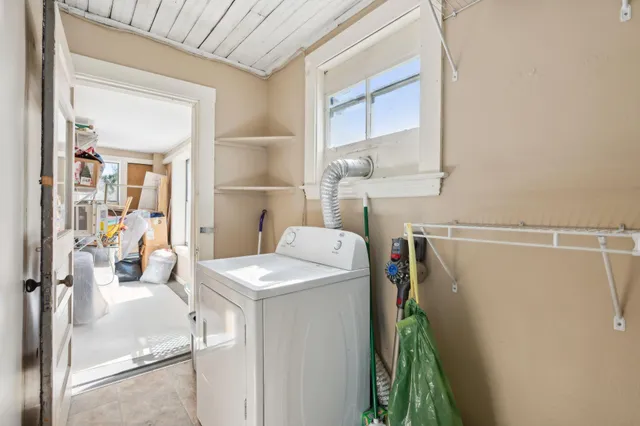 $700,000 | 279 Pine Street, Lewiston, ME 04240