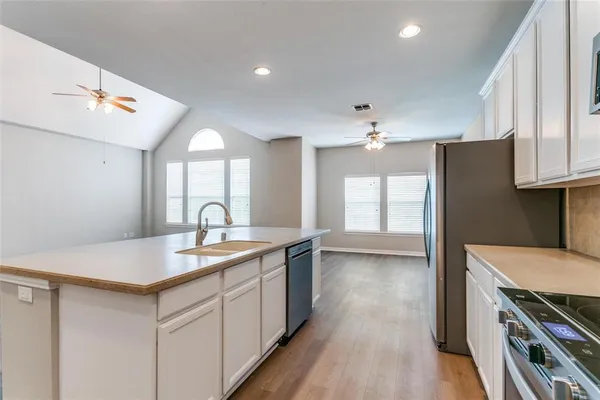 $2,900 | 3725 Vienna Street, Irving, TX 75038