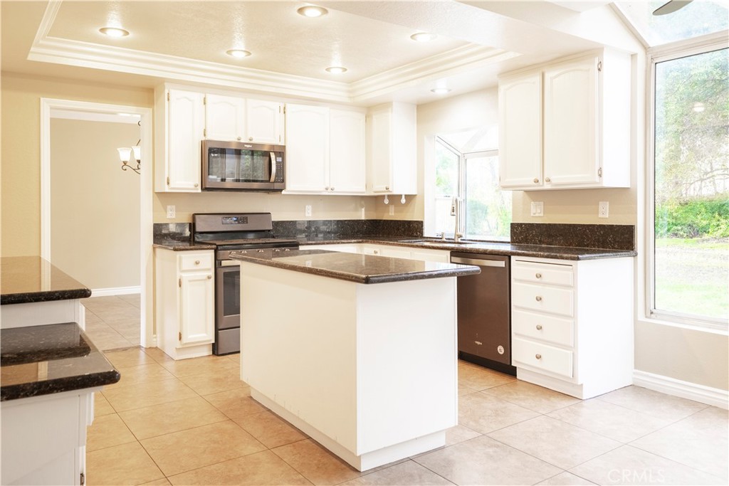 7740 Jack Rabbit Lane Highland, CA 92346 - Photo 16 of 41