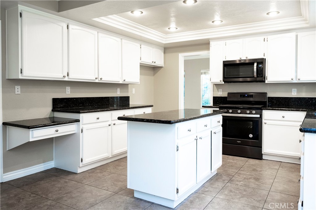 7740 Jack Rabbit Lane Highland, CA 92346 - Photo 17 of 41