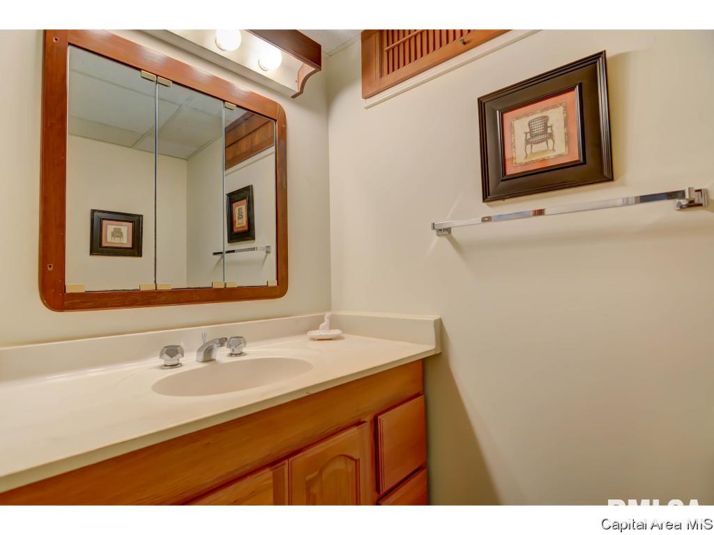 1715 South Illini Road Springfield, IL 62704 - Photo 24 of 36