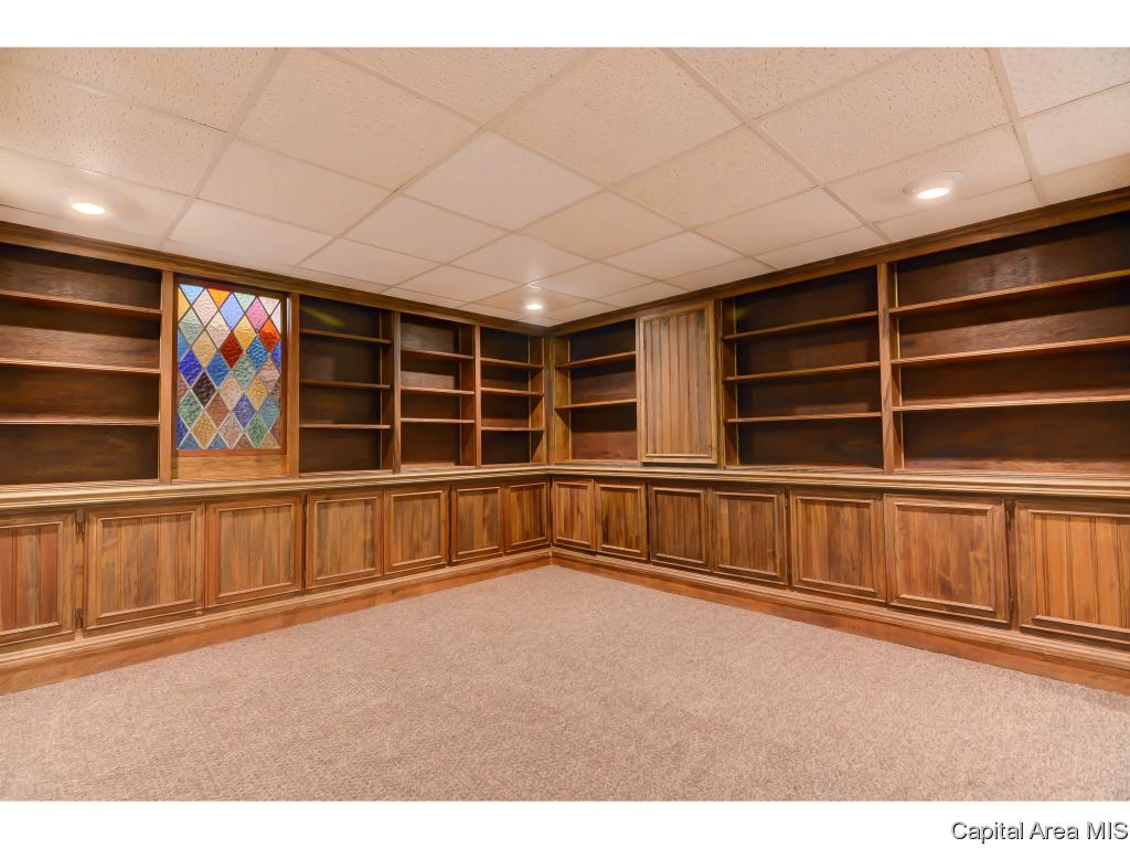 1715 South Illini Road Springfield, IL 62704 - Photo 27 of 36