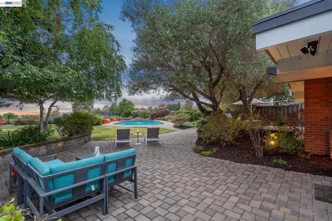$1,795,000 | 5842 Highwood Road, Castro Valley, CA 94552