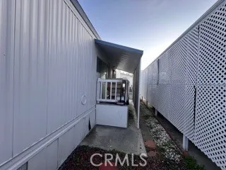 a view of a back yard