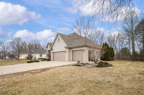 $640,000 | 9847 Quail Run Court, Bridgman, MI 49106
