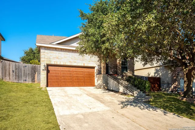 a front view of house with yard
