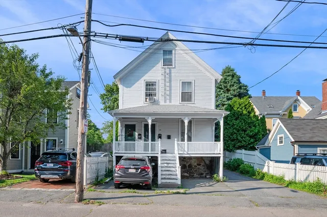 $949,000 | 25 Pearl Street, Marblehead, MA 01945