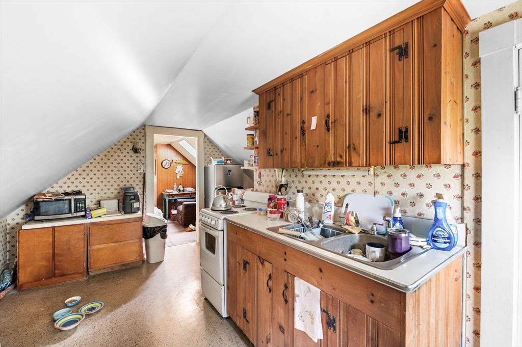 25 Pearl Street Marblehead, MA 01945 - Photo 16 of 19