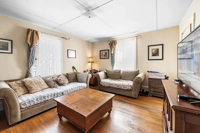 $815,000 | 25 Pearl Street, Marblehead, MA 01945