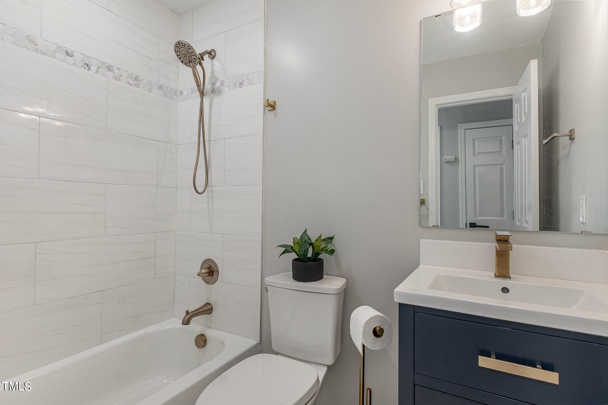547 Dacian Road Raleigh, NC 27610 - Photo 16 of 27 017_bc4a9166-edit