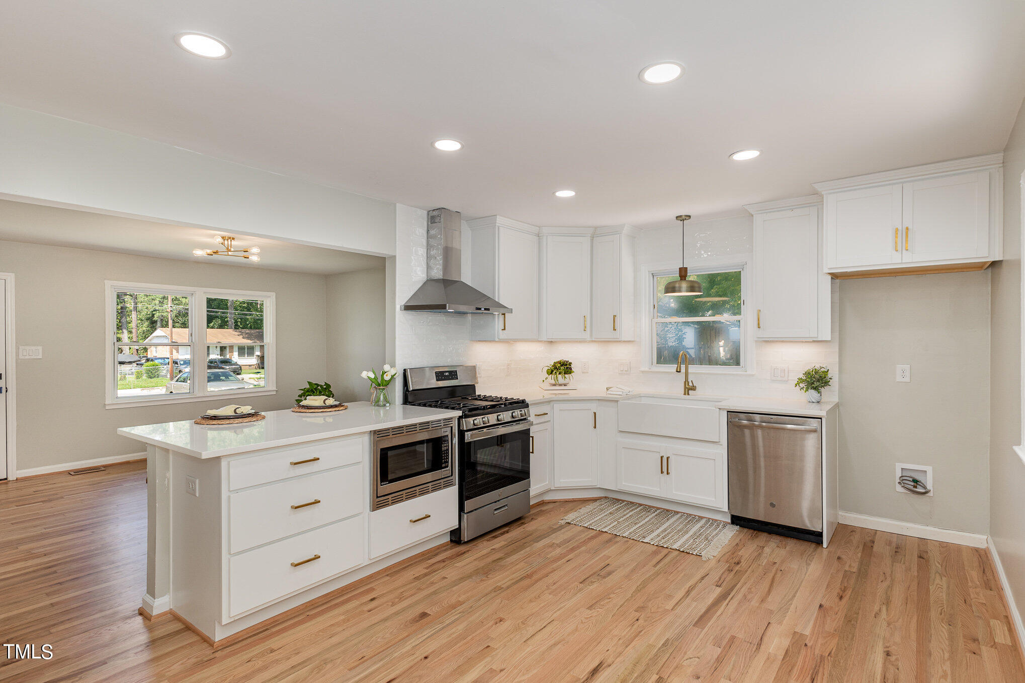 547 Dacian Road Raleigh, NC 27610 - Photo 4 of 27 010_bc4a9152-edit