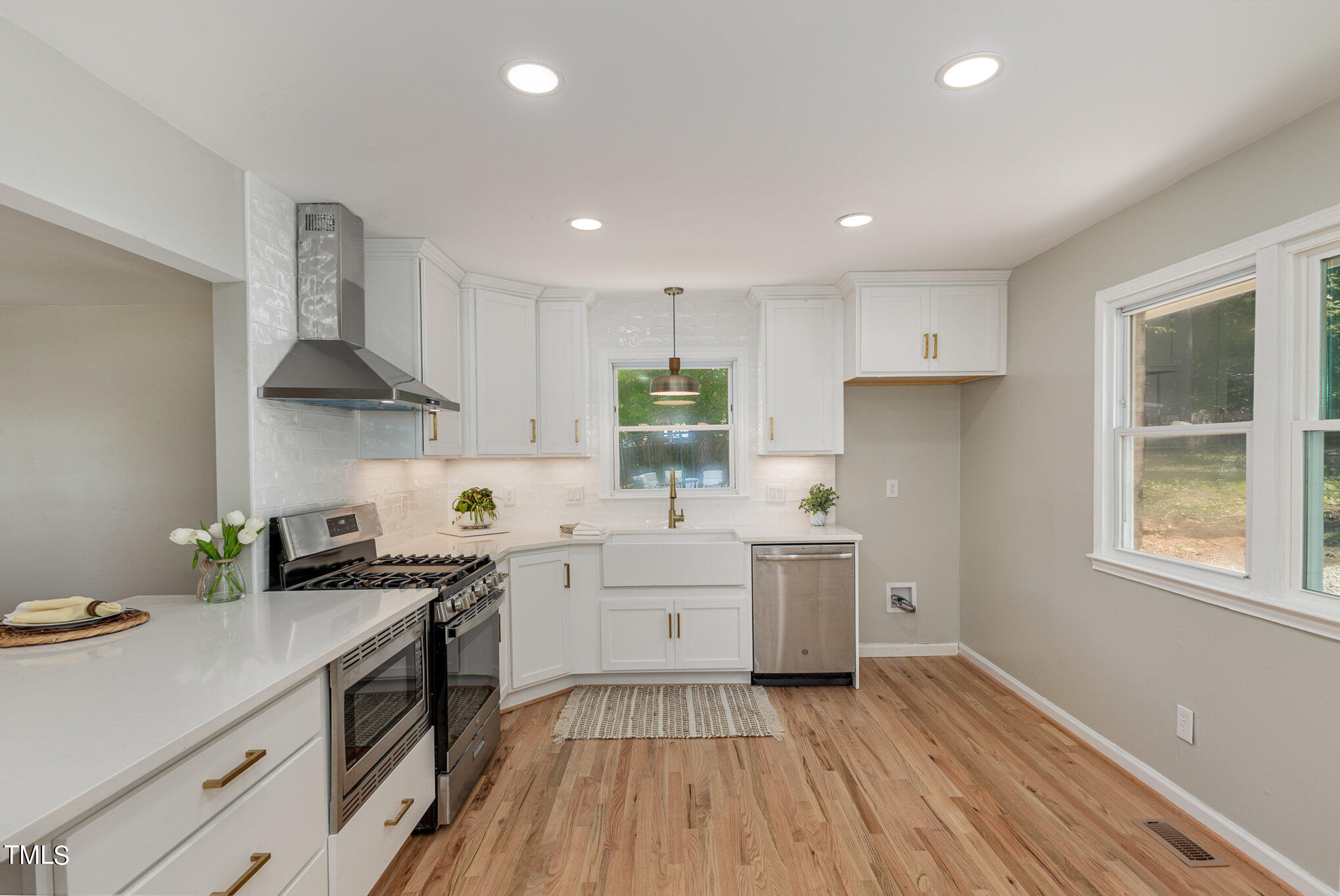 547 Dacian Road Raleigh, NC 27610 - Photo 5 of 27 011_bc4a9149-edit
