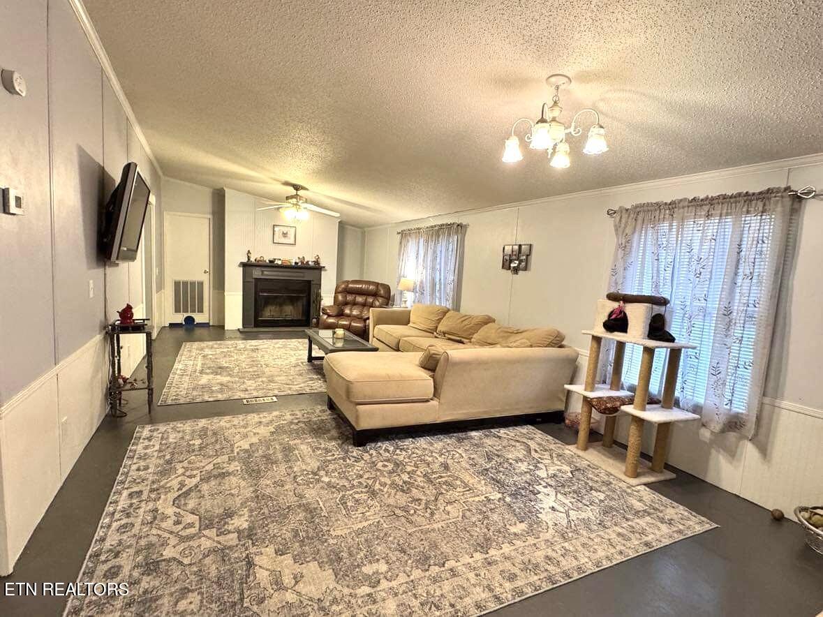 3200 Hubbard Road Loudon, TN 37774 - Photo 18 of 36 Living room
